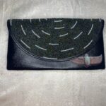 Pochette cuir et perles fait main